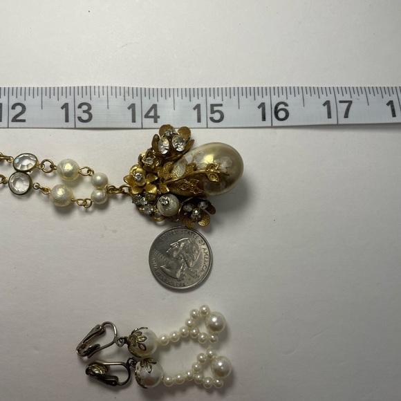 Victorian faux Pearl and gold necklace with drop earrings - Picture 4 of 5